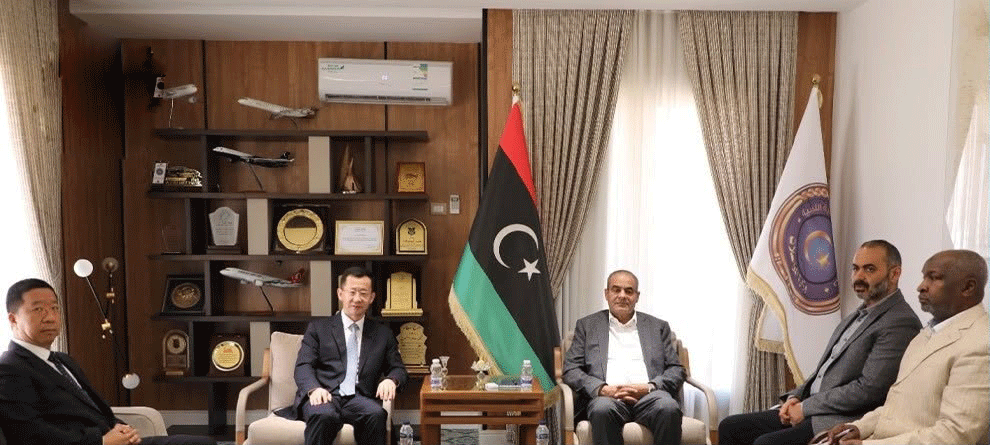الشهوبي يبحث مع السفير الصيني تعزيز التعاون في مجالات النقل