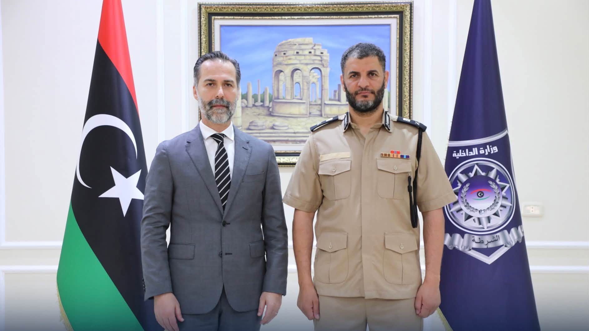 الطرابلسي يبحث مع السفير التركي تعزيز التعاون الأمني والتدريب المشترك