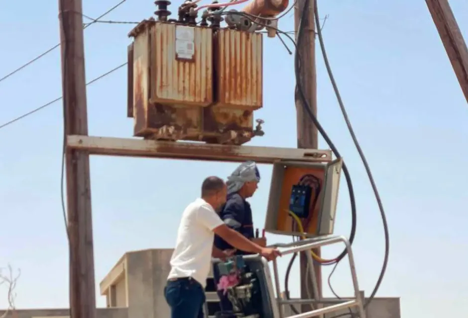 شركة الكهرباء تواصل تنفيذ أعمال صيانة طارئة في بعض المناطق