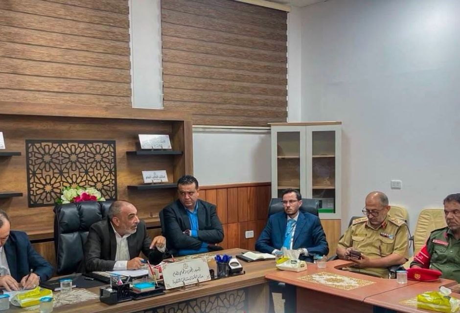 البريقة والجهات القضائية والأمنية تبحث تعزيز التنسيق للحد من تهريب الوقود
