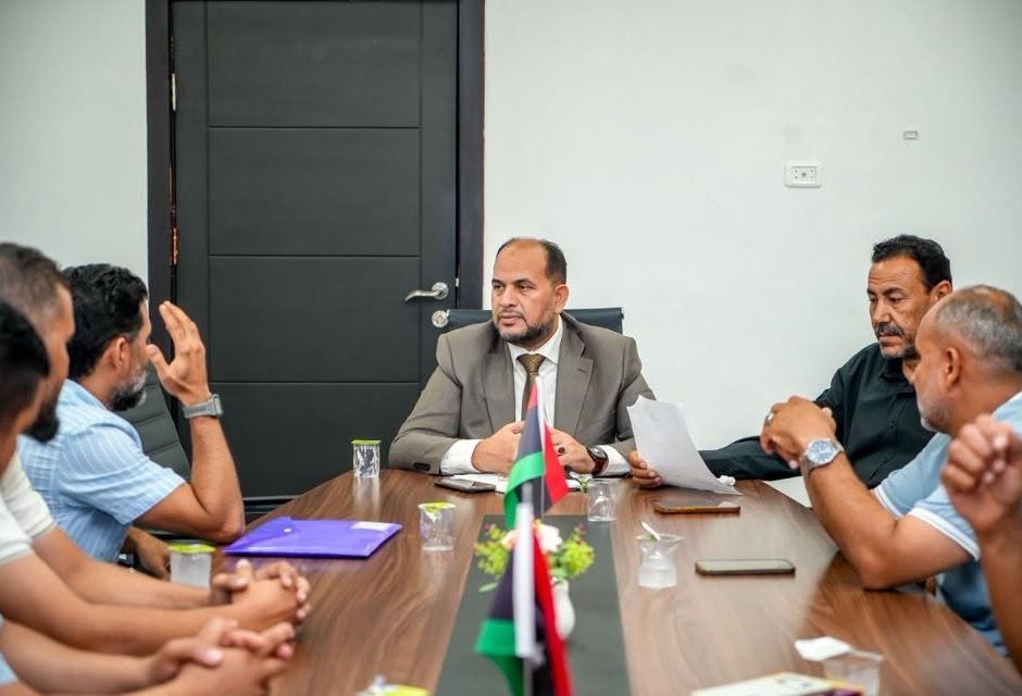 جهاز الإمداد الطبي يناقش معالجة مرضى الكساح الجيني في ليبيا