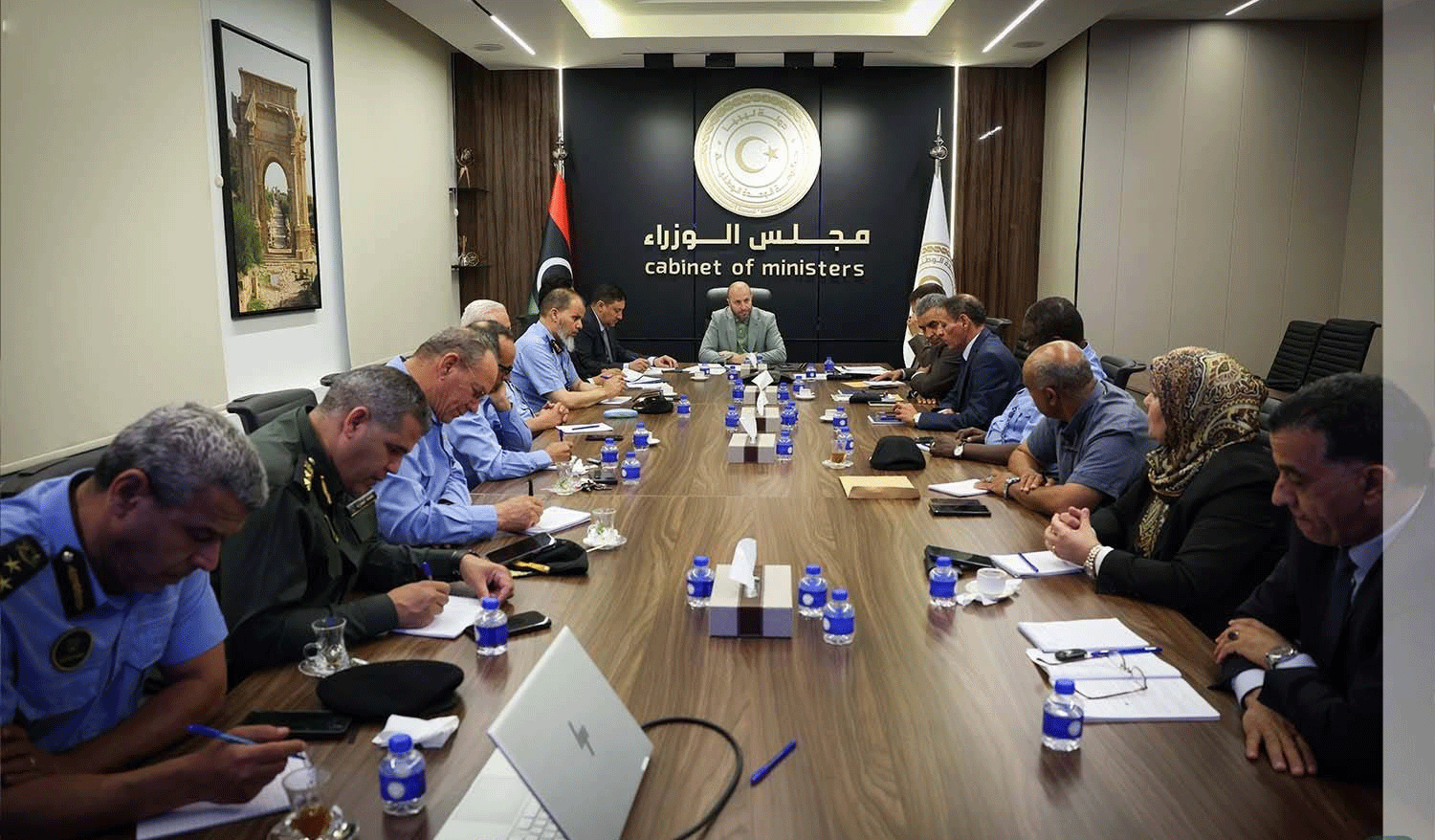 الحكومة تتابع أوضاع مصلحة الجمارك وتبحت تطوير العمل بالمنافد البرية والبحرية والجوية