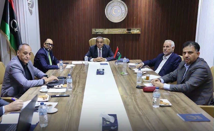 اللجنة التأسيسية لشركة الطيران القابضة الوطنية تناقش خطط تطوير القطاع