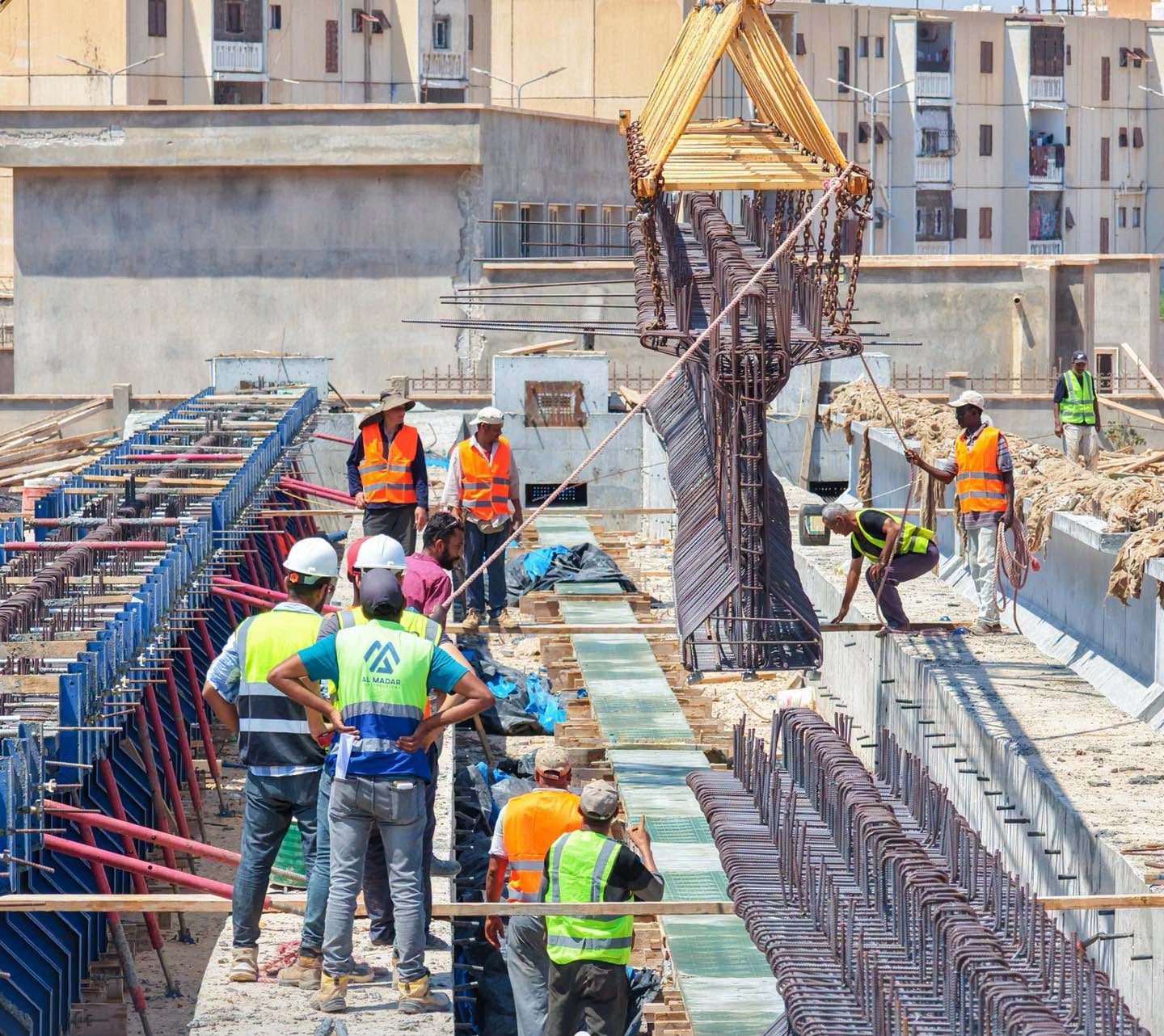 تجهيز كمرات خرسانية لمشروع جسر باب طرابلس الشرقي