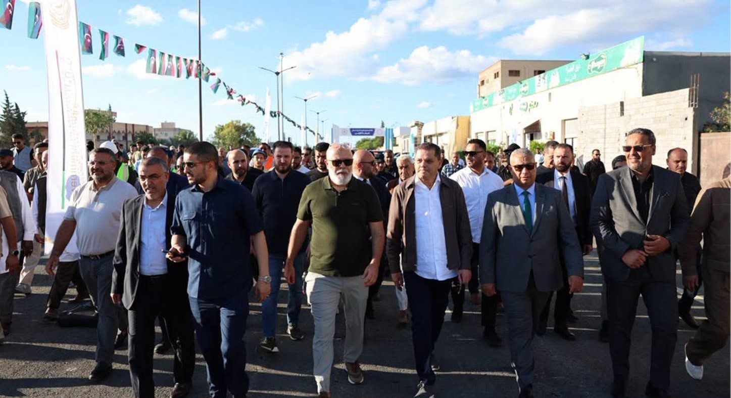 الدبيبة يتابع تنفيذ مشاريع تطوير الطرق والبنية التحتية في طرابلس
