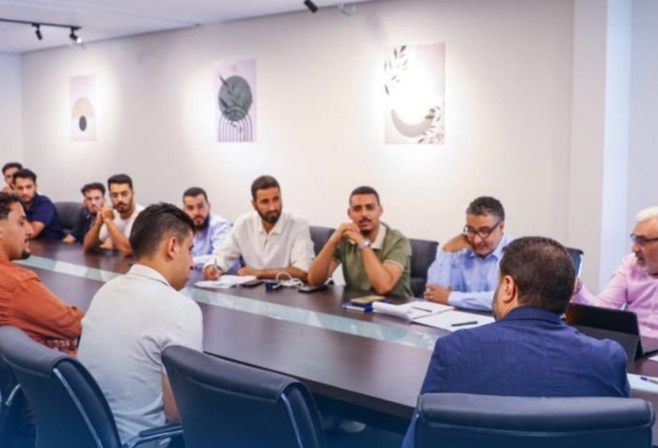وزير الصحة يبحث تمكين الصيادلة الشباب وتعزيز الرقابة على جودة الأدوية