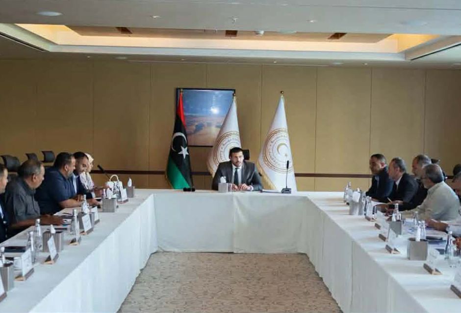 وزير الشباب يتابع تنفيد مبادرة الإسكان الشبابي مع عمداء بلديات الساحل الغربي