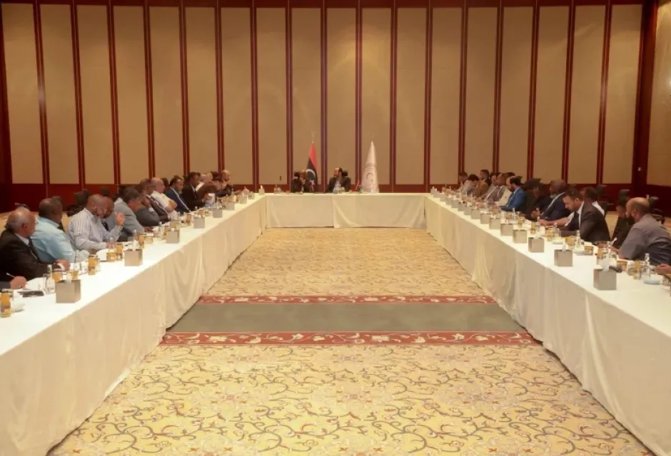الزادمة يترأس اجتماعا موسعاً مع نخب المنطقة الجنوبية
